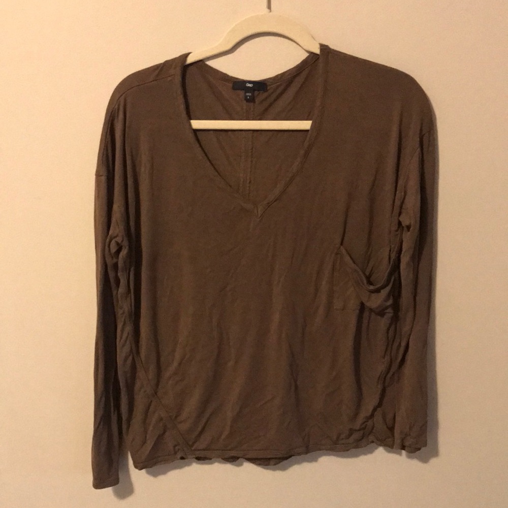 Brown long sleeve v-neck shirt